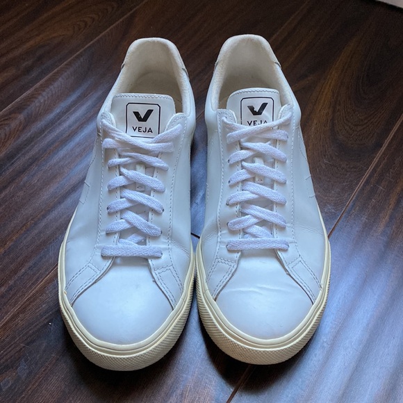 VEJA Esplar Leather Logo Sneakers - Picture 3 of 14